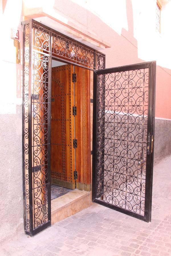 Riad La Porte Des 5 Jardins Marrakesh Exterior foto